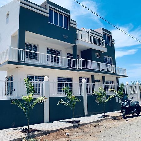 Villa Residencial Eunice ปรายา ภายนอก รูปภาพ