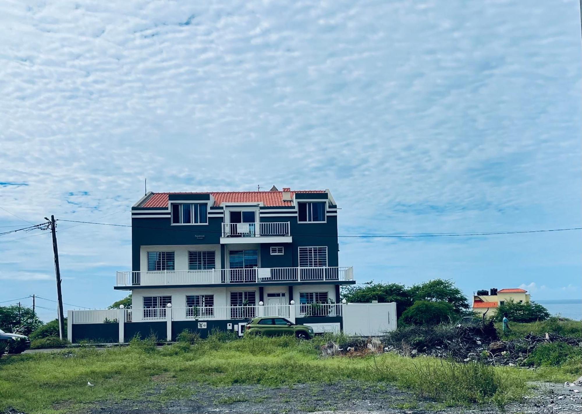 Villa Residencial Eunice ปรายา ภายนอก รูปภาพ